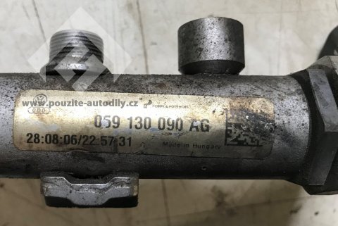 Rozdělovač paliva 059130090AG + ventil regulátoru tlaku 057130764F Audi