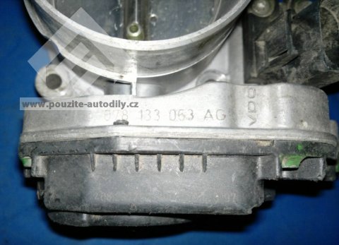 Škrtící klapka 078133063AK, 078133063AG Audi A4 B5, A6 4B, A8 D2