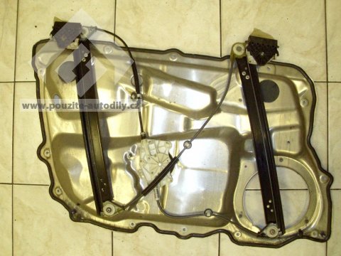 Plech + stahovačka vpravo Audi D3 A8, 4E0837462B, 4E0837850