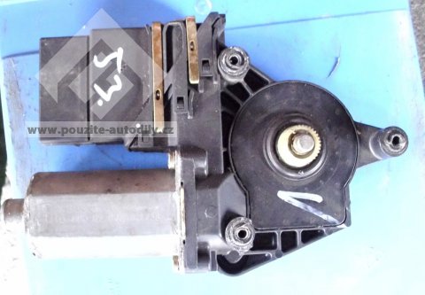 Motor stahování okna řidiče Audi A6 4B C5, Bosch 0130821733