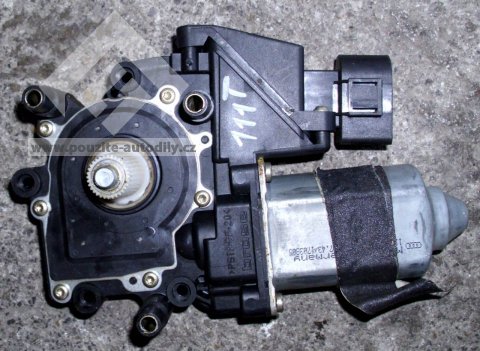 Motor stahování okna vzadu vpravo Audi A4 B5, 8D0959802E