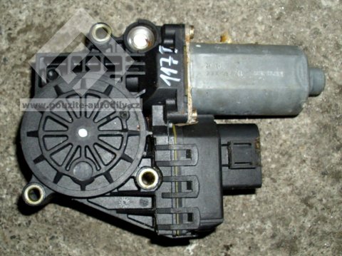 Motor stahování okna vlevo vzadu Audi A6 C5 98-05 4B0959801B