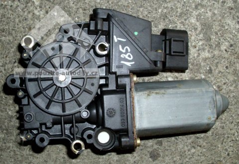 Motor stahování okna vlevo vzadu Audi A8 4D 94-98