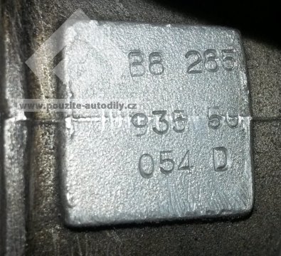 Hrdlo škrtící klapky Audi 100 C4, Audi 80/ 90 2,3 054133063D