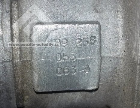 Hrdlo škrtící klapky Audi 80/ 90, Audi coupé 2,0i 053133063A