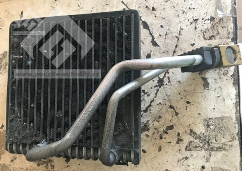 Výparník klimatizace 1J1820007B s expanzním ventilem Audi