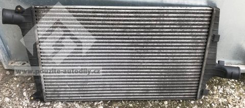 Intercooler, chladič vzduchu 4B0145805F Audi A6 C5 2.5TDi