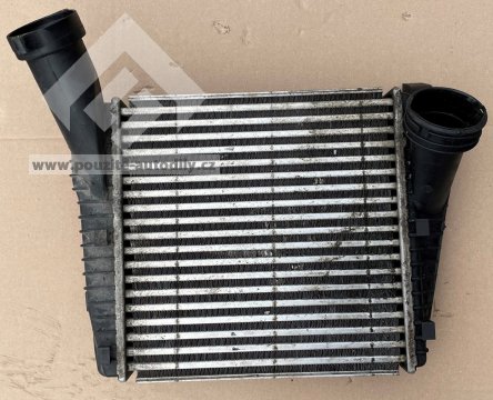 7L6145803 Chladič vzduchu, Intercooler Audi Q7