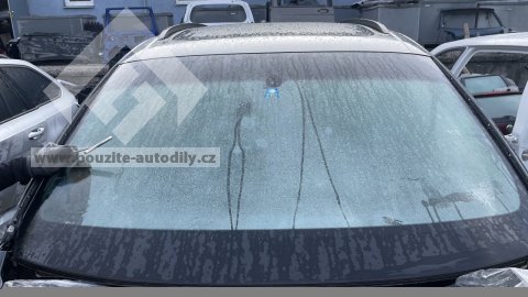 Čelní sklo / přední okno Audi Q7 4L 01.06-15 zelené, šedý pruh, senzor
