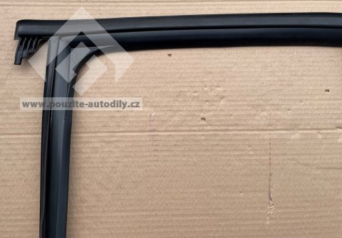 81A839439 Těsnění okna zadních levých dveří Audi Q2 GA 06.16-