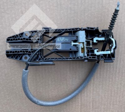 8V0837885 Třmen upevňovací vpravo vpředu Audi, Škoda