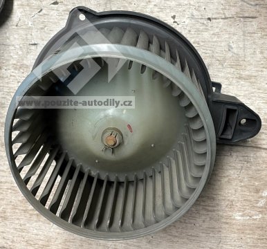 4B1820021 Ventilátor topení Bosch 0130111202 Audi A6 C5 4B 98-02