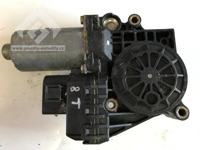 Motor stahování okna vpravo vzadu 4B0959802B Audi A6 98-05