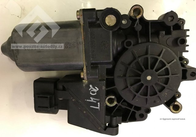 Motor stahování okna vpravo vzadu 4B0959802B Audi A6 C5