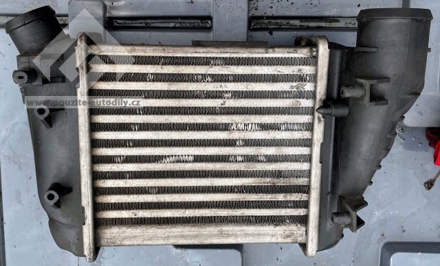 8E0145806C Intercooler, chladič vzduchu Audi A4 8E 2.5TDi
