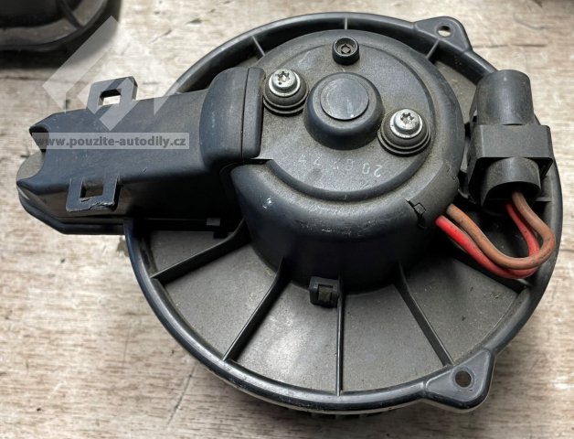 4B1820021 Ventilátor topení Bosch 0130111202 Audi A6 C5 4B 98-02